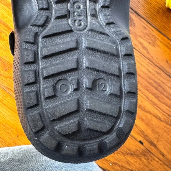 Kids Crocs Clogs Bundle Classic Yellow Lined Black Unisex Sz 12 - Picture 7 of 7